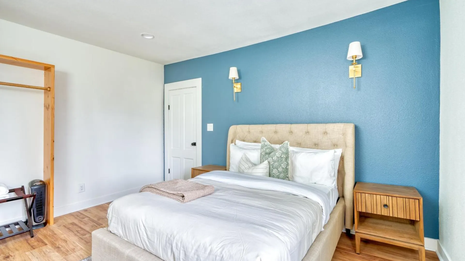 Holiday home Stay Portland - Renovated Historic Nob Hill Home - 94 Walkscore United States