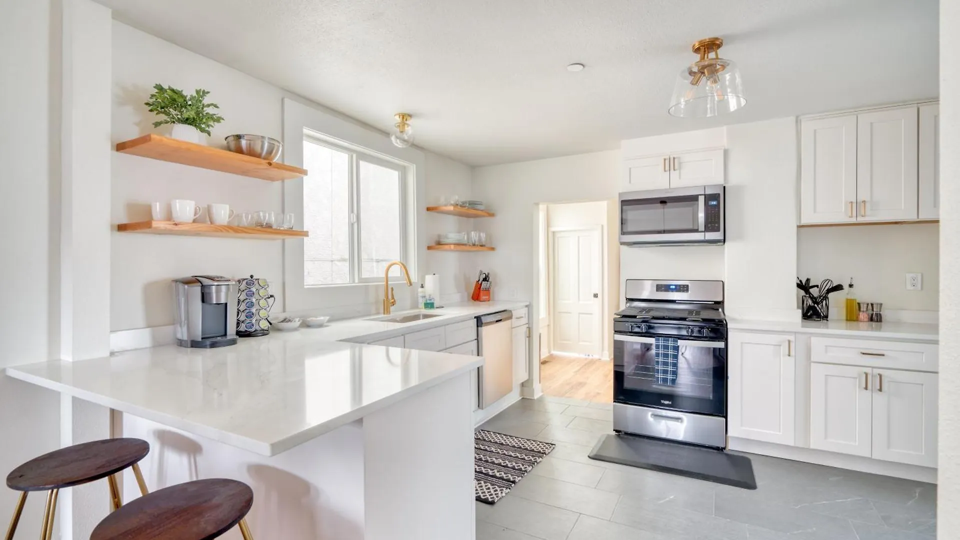Stay Portland - Renovated Historic Nob Hill Home - 94 Walkscore