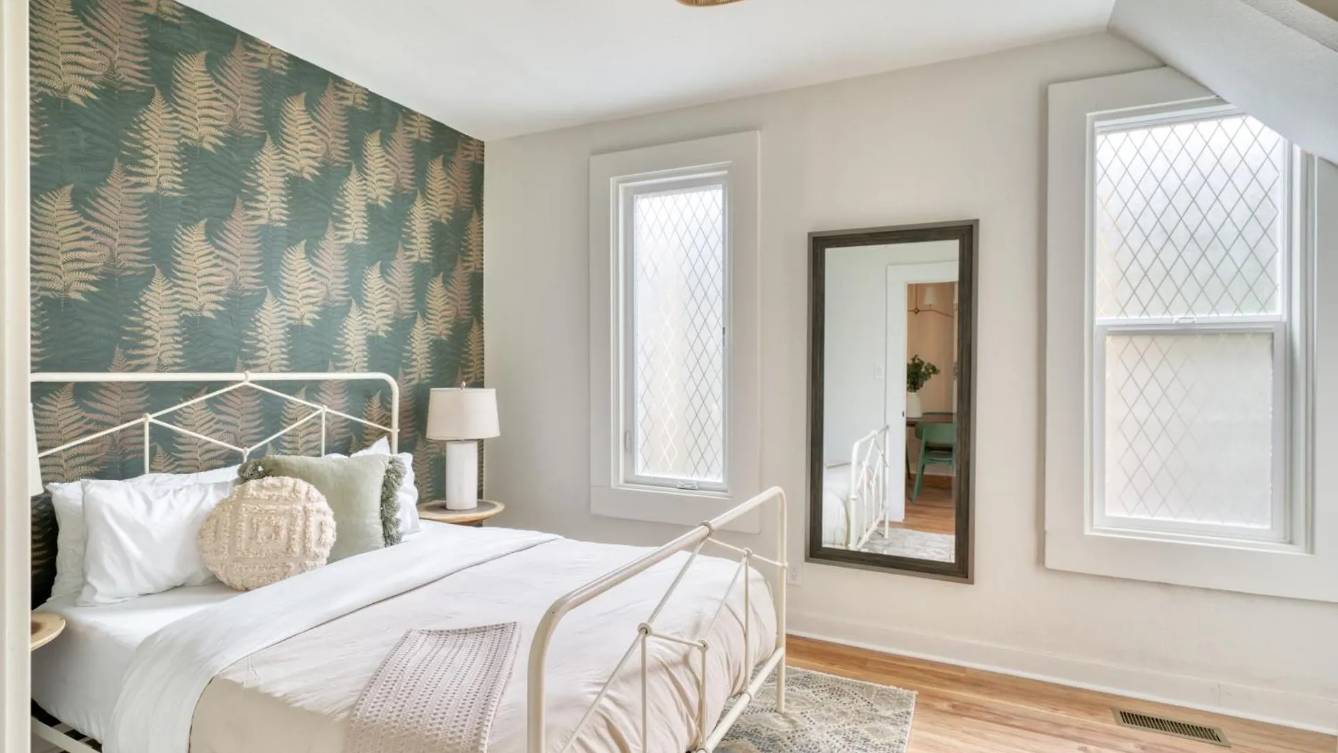 Stay Portland - Renovated Historic Nob Hill Home - 94 Walkscore
